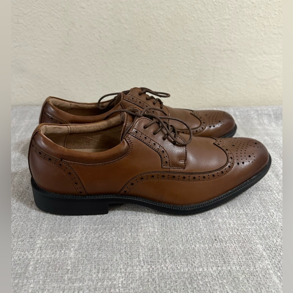 Men’s Clarks shoes size 8